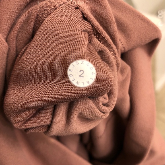 Lululemon Align Spanish Rose 25’ - Picture 3 of 3